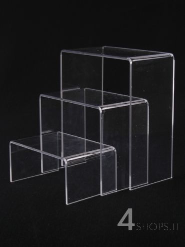 Gruppo di 3 elementi espositivi piccoli in plexiglass